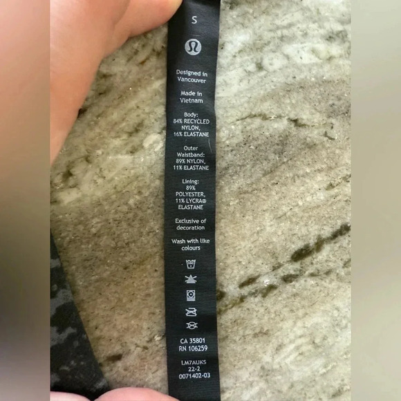 Lululemon Men’s 7” Tactile Print Anchor Black License to Train Linerless Shorts - Picture 7 of 7